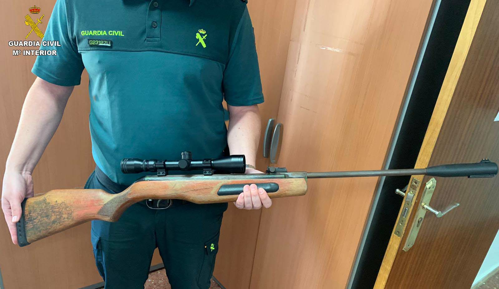 Un investigado en Almonte por disparar sin licencia en plena calle a gorriones Un investigado en Almonte por disparar sin licencia en plena calle a gorriones