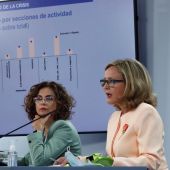 María Jesús Montero y Nadia Calviño, en rueda de prensa tras el Consejo de Ministros.