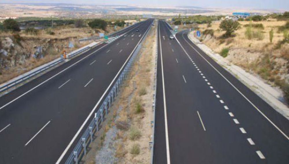 Alcaldes y empresarios de la comarca se muestran contrarios al pago de tasa en la autovias Alcaldes y empresarios de la comarca se muestran contrarios al pago de tasa en la autovias