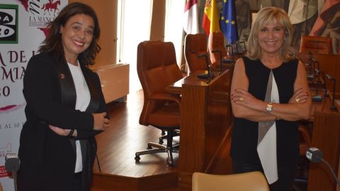 Pilar Zamora y Julia Otero 