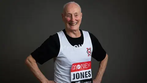 Ken Jones, participante en el Maratón de Londres Ken Jones, participante en el Maratón de Londres