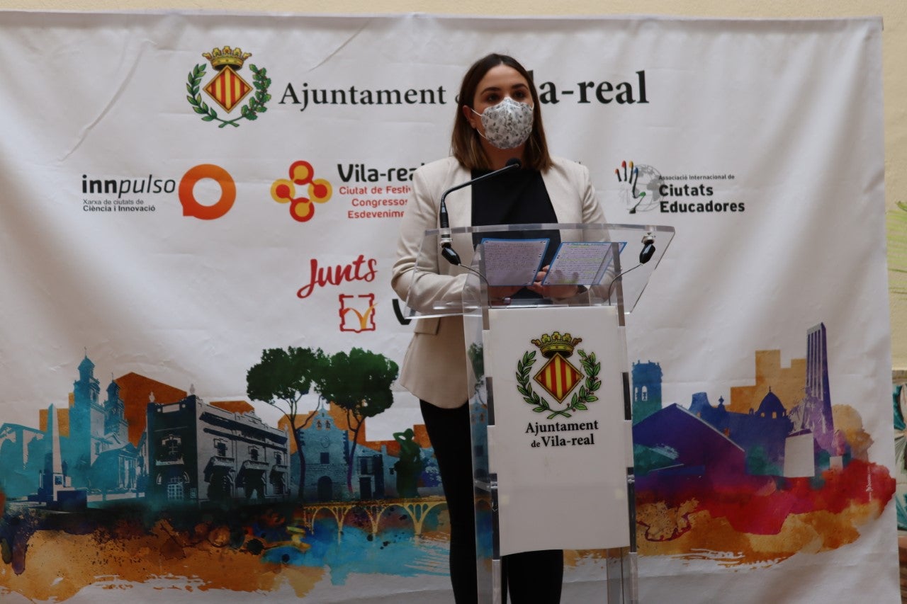 Eugeny Alemany y el rapero Arkano en la segona Avançada Jove de Vila-real Eugeny Alemany y el rapero Arkano en la segona Avançada Jove de Vila-real