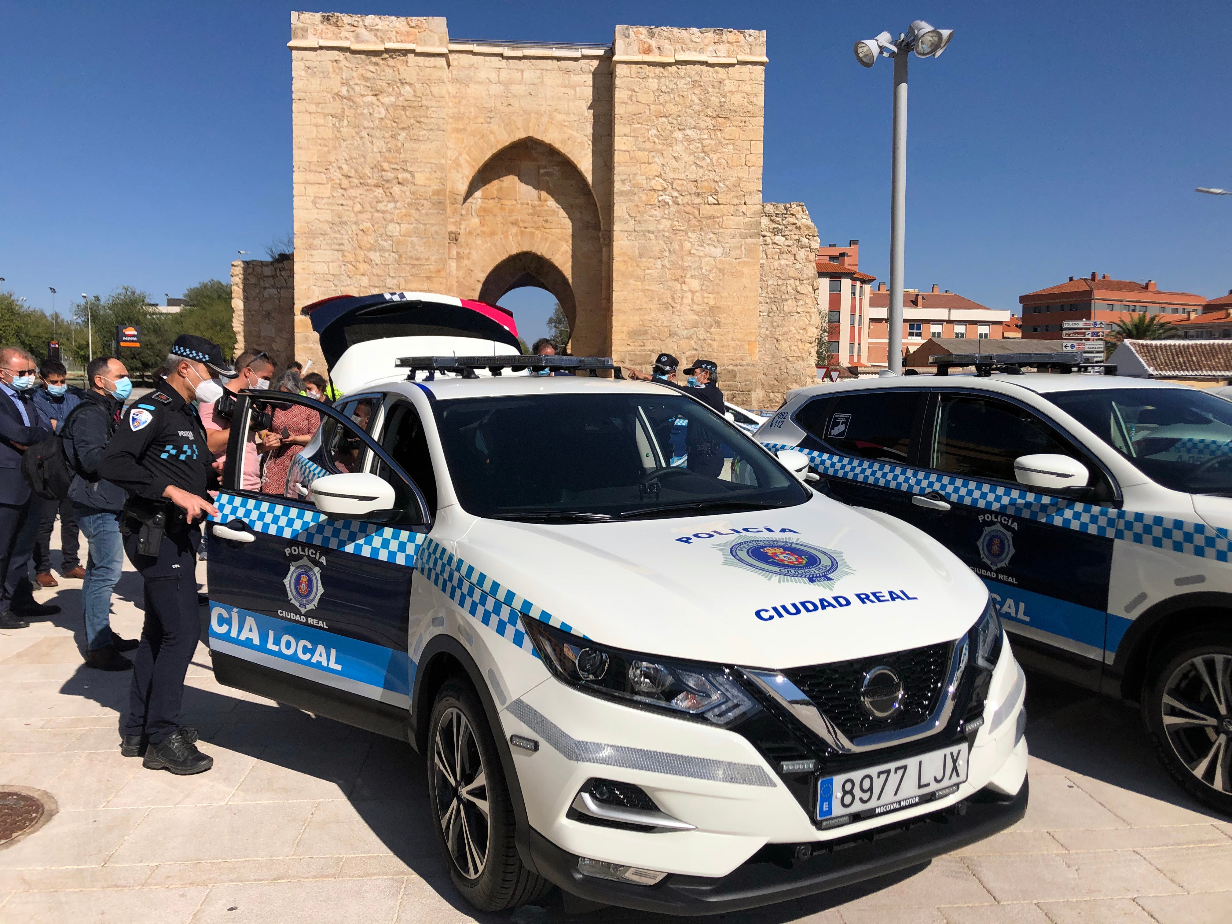 El Ayuntamiento de Ciudad Real incorpora 4 nuevos vehículos patrulla en medio de las protestas de la Policía Local El Ayuntamiento de Ciudad Real incorpora 4 nuevos vehículos patrulla en medio de las protestas de la Policía Local