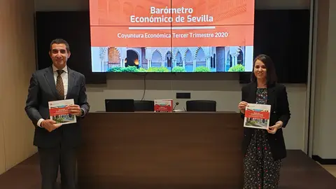 Francisco Tato, decano del Colegio de Economistas y Carmen Delgado, directora del Barómetro Francisco Tato, decano del Colegio de Economistas y Carmen Delgado, directora del Barómetro