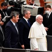 El papa Francisco a su llegada a la Audiencia general del miércoles en el aula Paul VI, en el Vaticano