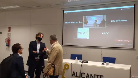 Sede de la CEV en Alicante después del encuentro con Urrea Sede de la CEV en Alicante después del encuentro con Urrea