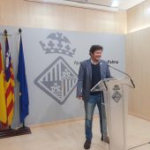 El portavoz de Cort, Alberto Jarabo, en rueda de prensa. 