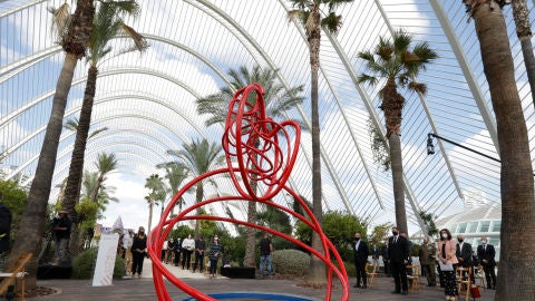 Escultura en homenaje a las v&iacute;ctimas de la covid-19 en la Comunitat Valencina.