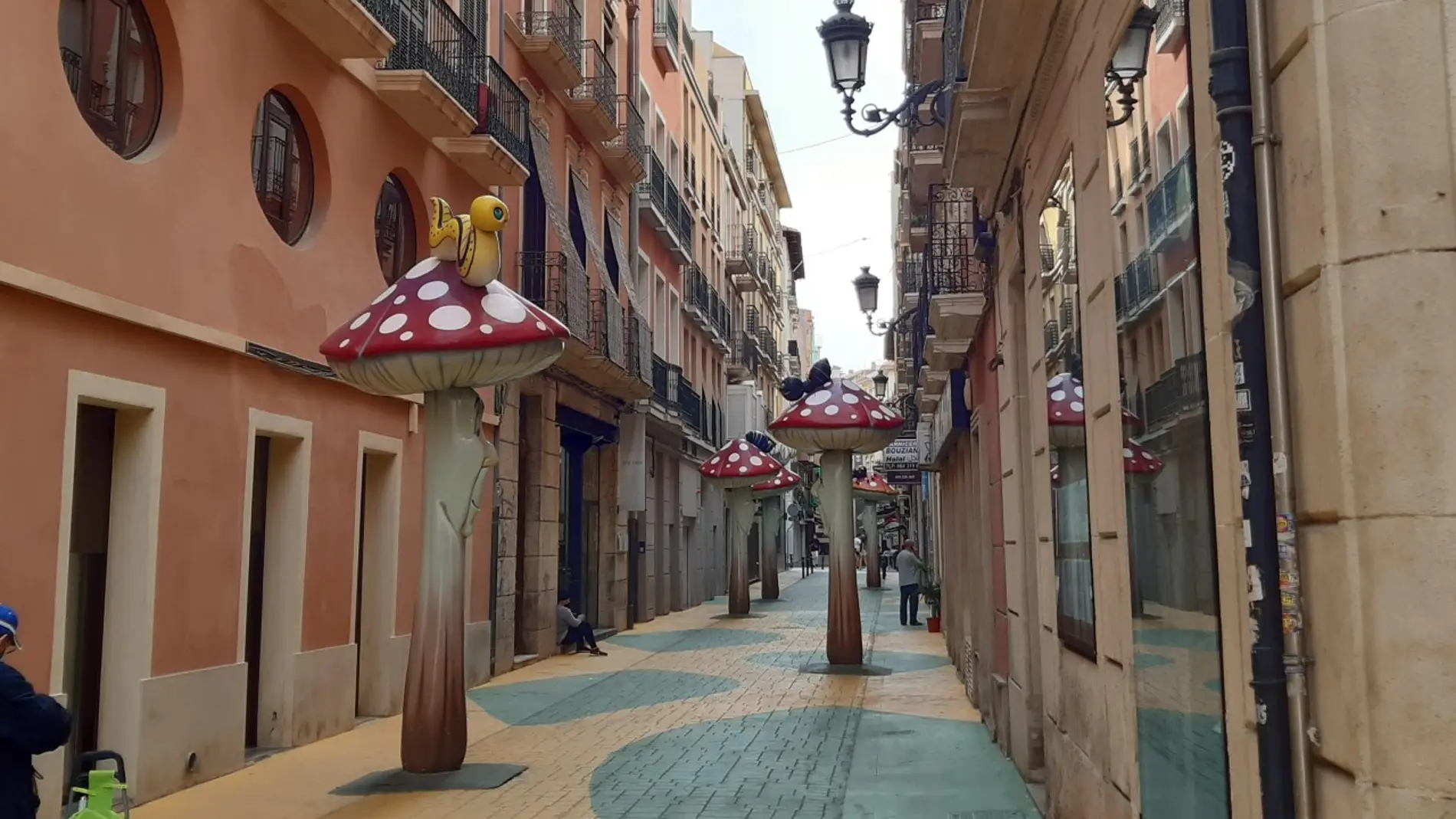 La calle San Francisco, una de las más transitadas y comerciales de Alicante