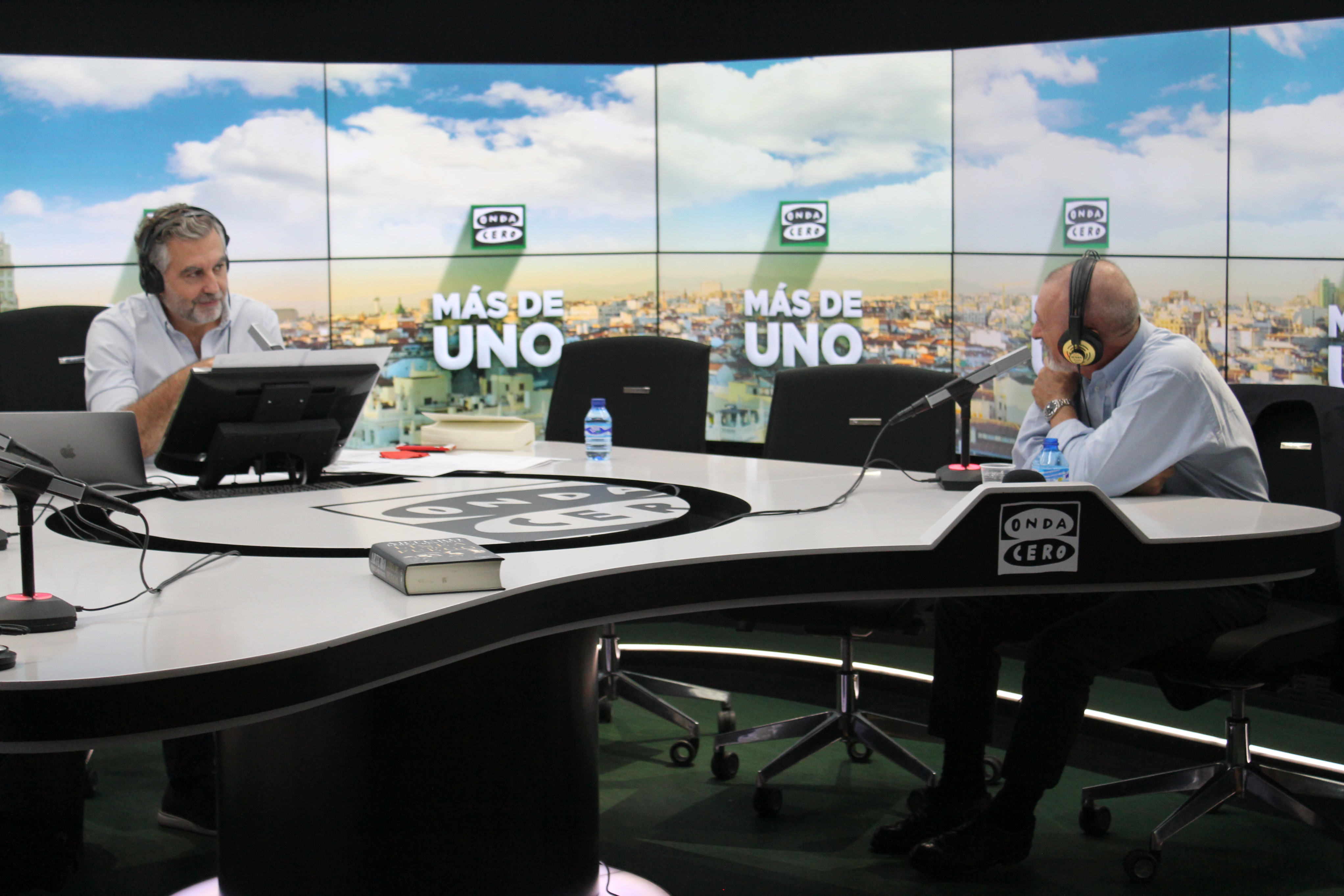 VÍDEO completo de la entrevista a Arturo Pérez-Reverte en Más de uno 08/10/2020 VÍDEO completo de la entrevista a Arturo Pérez-Reverte en Más de uno 08/10/2020