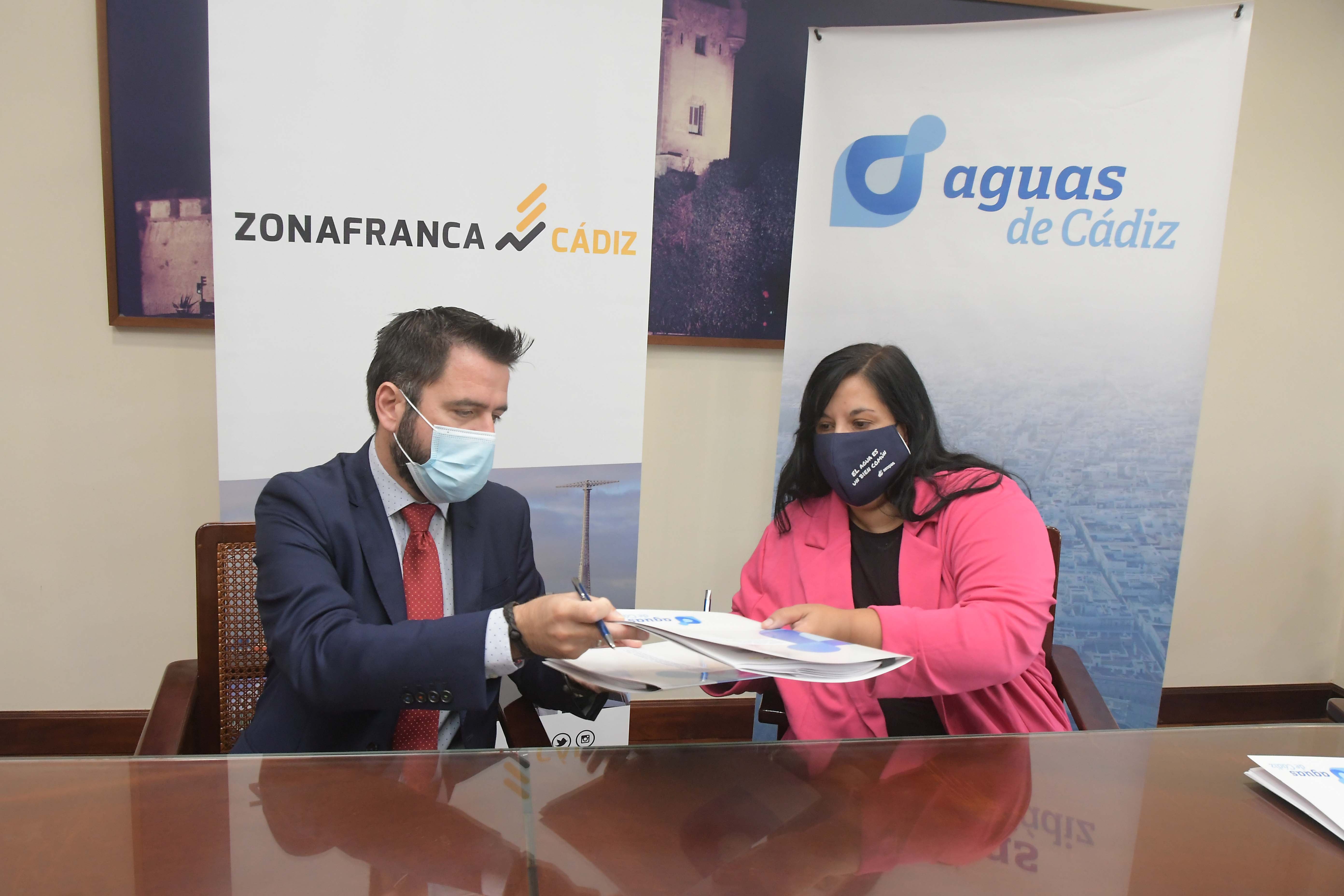 Zona Franca y Aguas de Cádiz firman un convenio de colaboración para el desarrollo de infraestructuras Zona Franca y Aguas de Cádiz firman un convenio de colaboración para el desarrollo de infraestructuras
