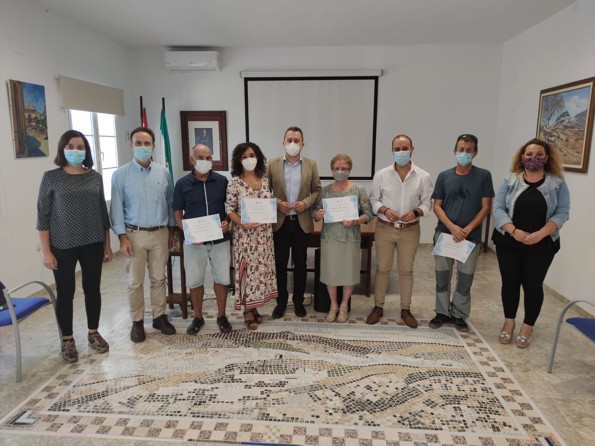 La Diputación edita un libro con recetas tradicionales realizadas por los mayores de la provincia de Cádiz La Diputación edita un libro con recetas tradicionales realizadas por los mayores de la provincia de Cádiz