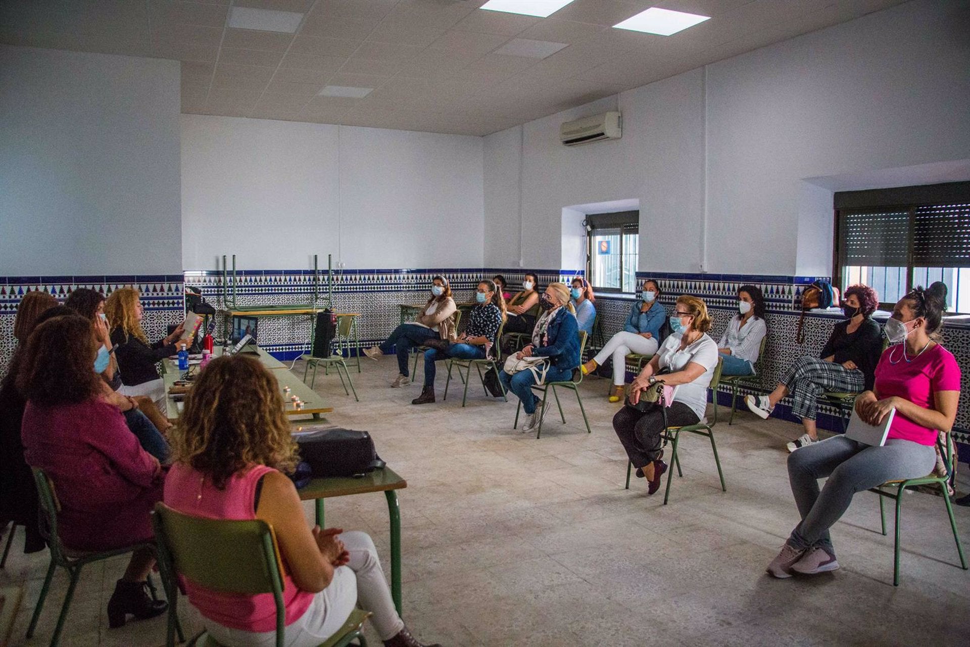Taller de empoderamiento femenino dirigido a mujeres empresarias de la provincia onubense Taller de empoderamiento femenino dirigido a mujeres empresarias de la provincia onubense