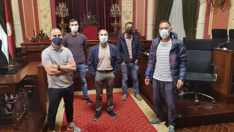 O Concello estuda eliminar a taxa de veladores como medida de apoio á hostalaría local O Concello estuda eliminar a taxa de veladores como medida de apoio á hostalaría local