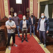O Concello estuda eliminar a taxa de veladores como medida de apoio á hostalaría local O Concello estuda eliminar a taxa de veladores como medida de apoio á hostalaría local