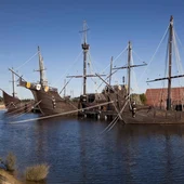 Muelle de las Carabelas Muelle de las Carabelas