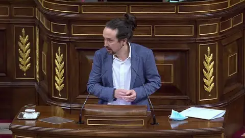 Iglesias reprocha a Casado que su discurso contra Vox "llega tarde": "Esta moción no es al Gobierno, sino a usted" Iglesias reprocha a Casado que su discurso contra Vox "llega tarde": "Esta moción no es al Gobierno, sino a usted"