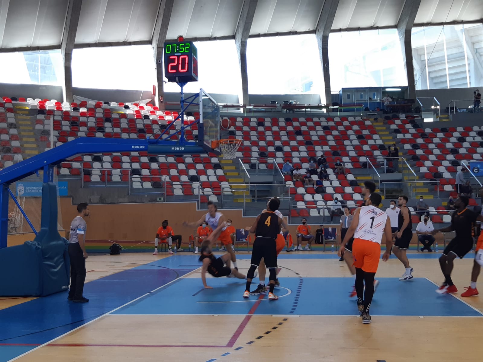 Restricciones sanitarias y partidos a puerta cerrada para los equipos de A Coruña y Ferrol Restricciones sanitarias y partidos a puerta cerrada para los equipos de A Coruña y Ferrol