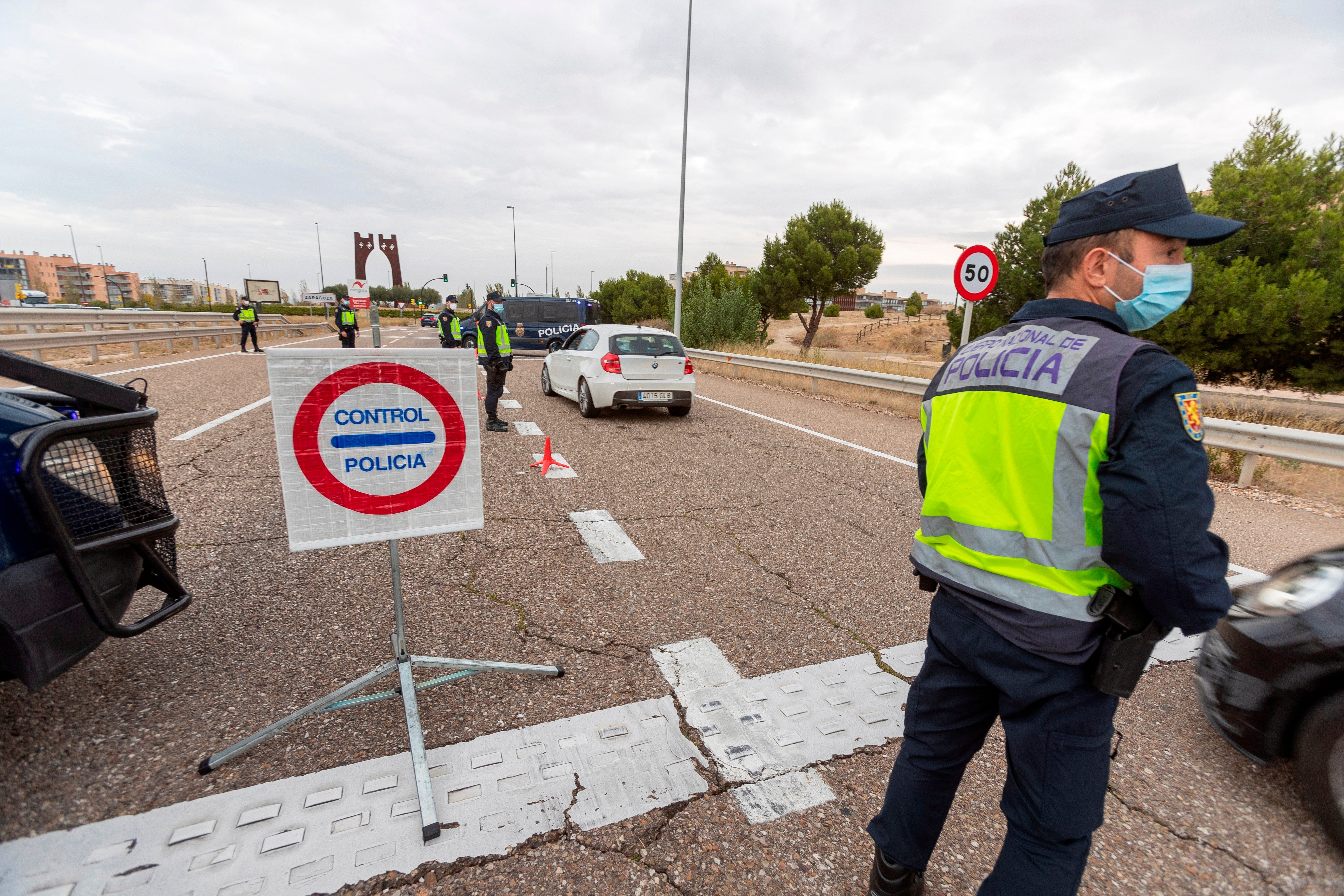 La España que madruga: El cierre perimetral por comunidades en toda España protagoniza las portadas La España que madruga: El cierre perimetral por comunidades en toda España protagoniza las portadas
