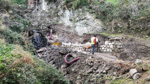 Trabajos de reparación cerca del río Júcar, en Cuenca
