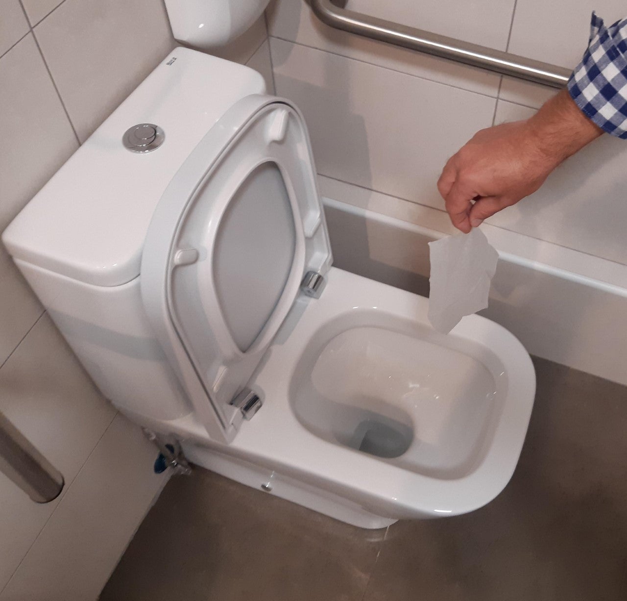 Las toallitas, mascarillas o bastoncillos "no son diminutivos" para el saneamiento de Alicante Las toallitas, mascarillas o bastoncillos "no son diminutivos" para el saneamiento de Alicante