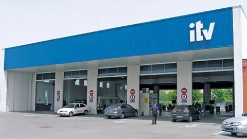 Si circulamos con la ITV caducada, la multa es más que posible ITV