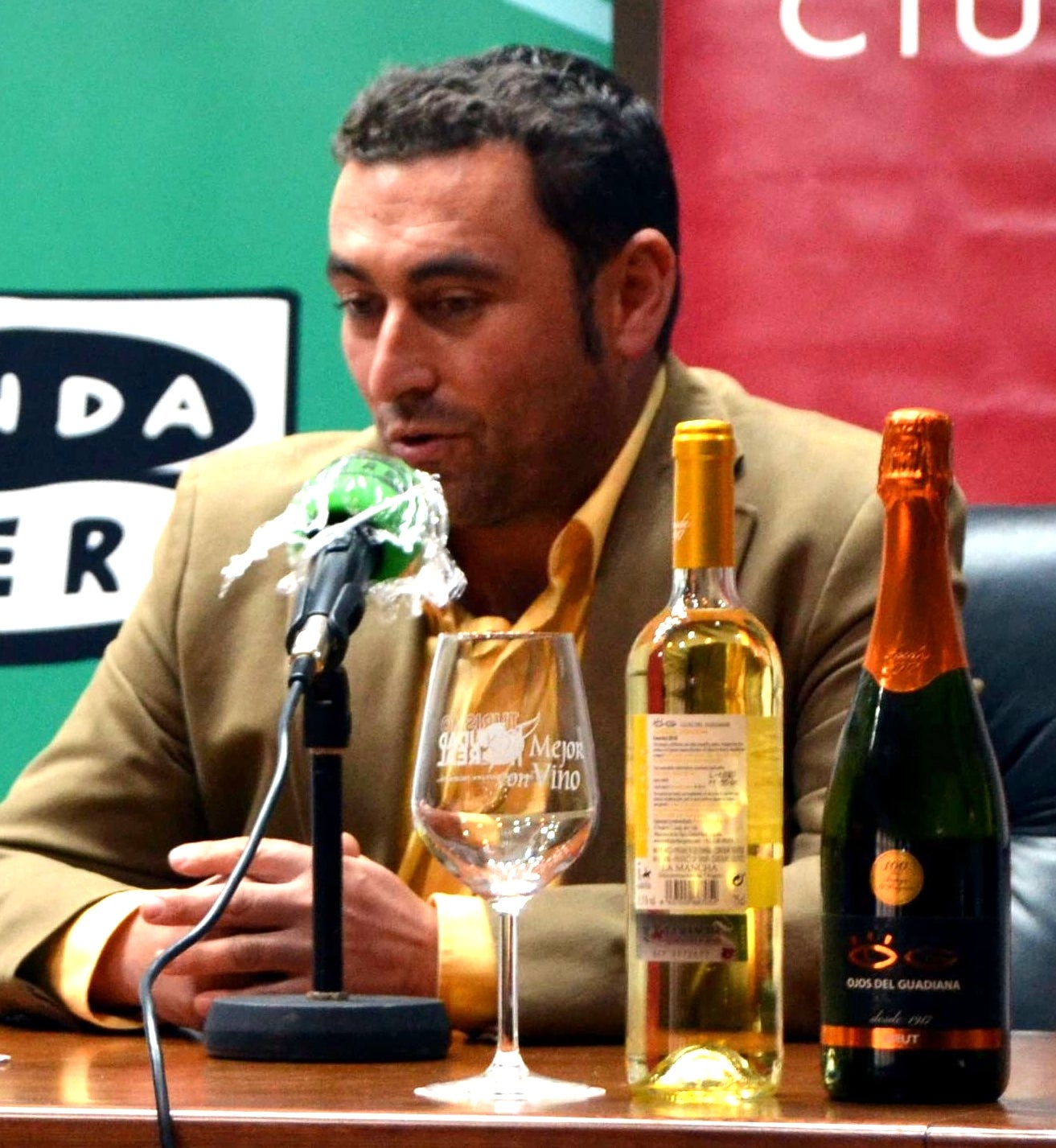“Se animan poco a poco los mercados internacionales del vino, especialmente los asiáticos y europeos” “Se animan poco a poco los mercados internacionales del vino, especialmente los asiáticos y europeos”