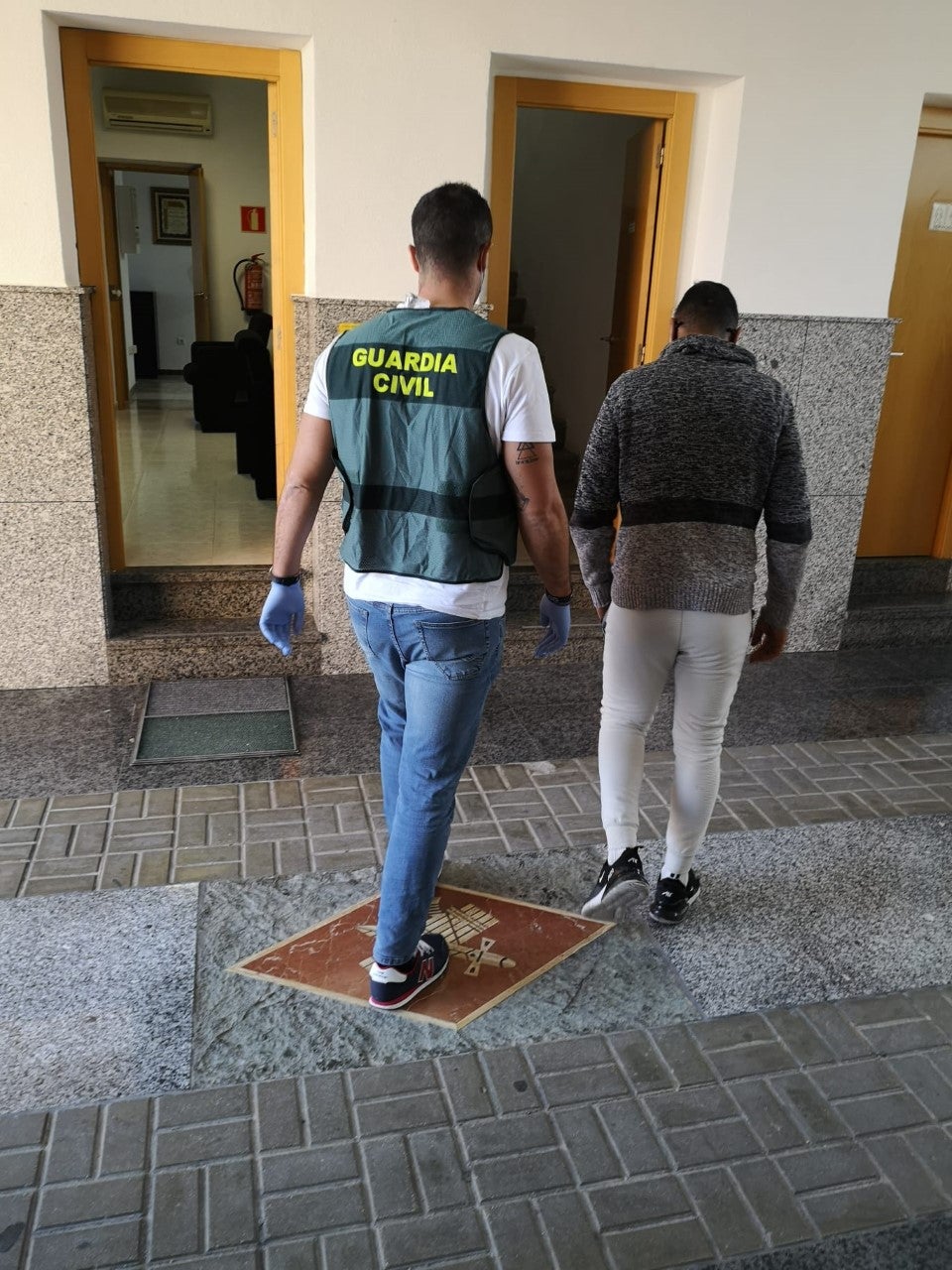La Guardia Civil de Novelda detiene a cuatro hombres por atropellar a otro tras una discusión La Guardia Civil de Novelda detiene a cuatro hombres por atropellar a otro tras una discusión