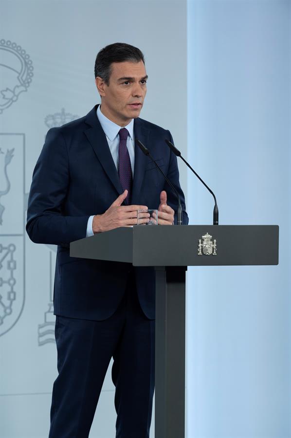 La España que madruga: El estado de alarma aprobado por Sánchez, en portadas La España que madruga: El estado de alarma aprobado por Sánchez, en portadas