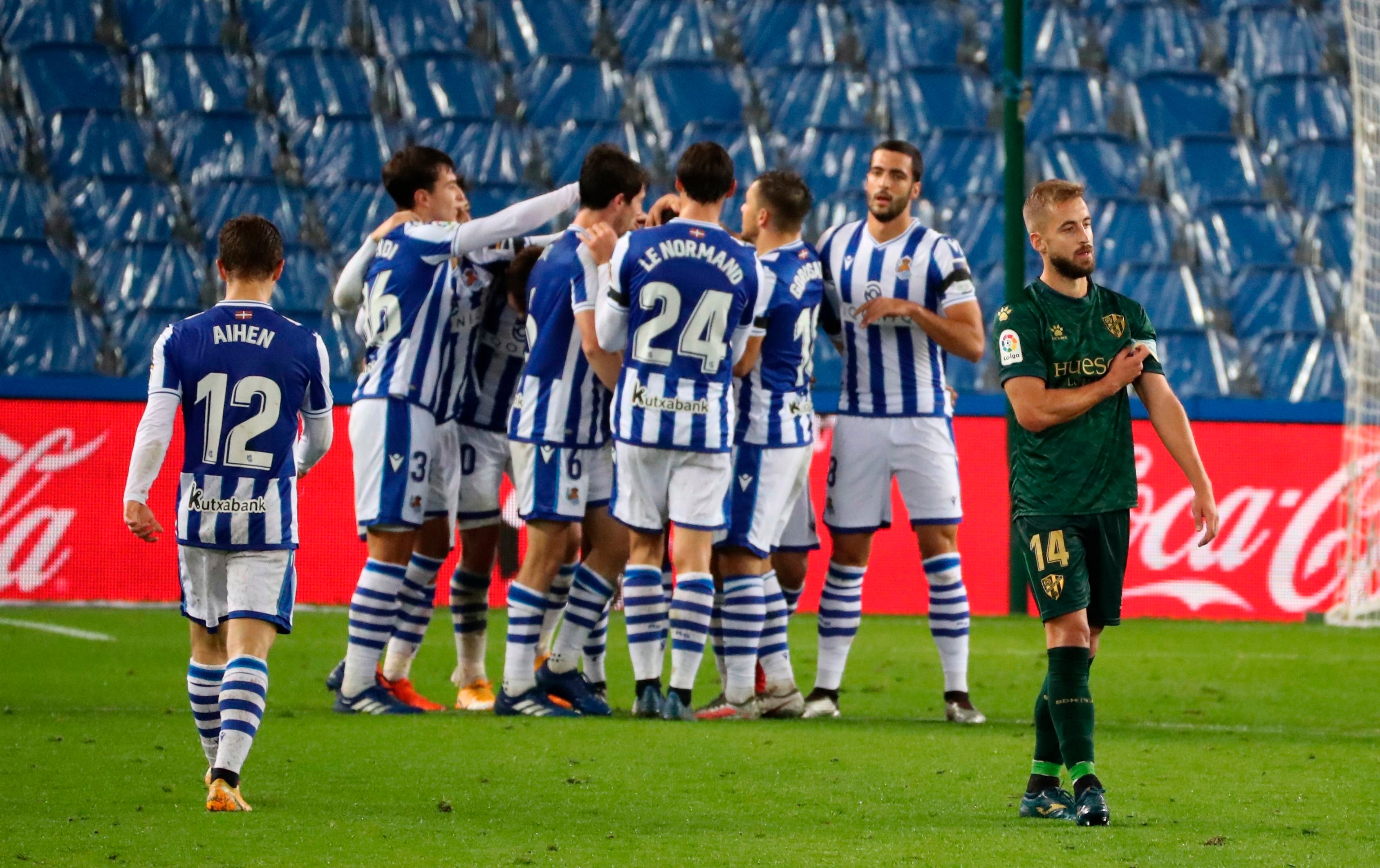 La Real Sociedad se mantiene líder de LaLiga con una goleada al Huesca La Real Sociedad se mantiene líder de LaLiga con una goleada al Huesca