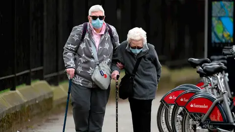 Ancianos durante de la pandemia Ancianos durante de la pandemia