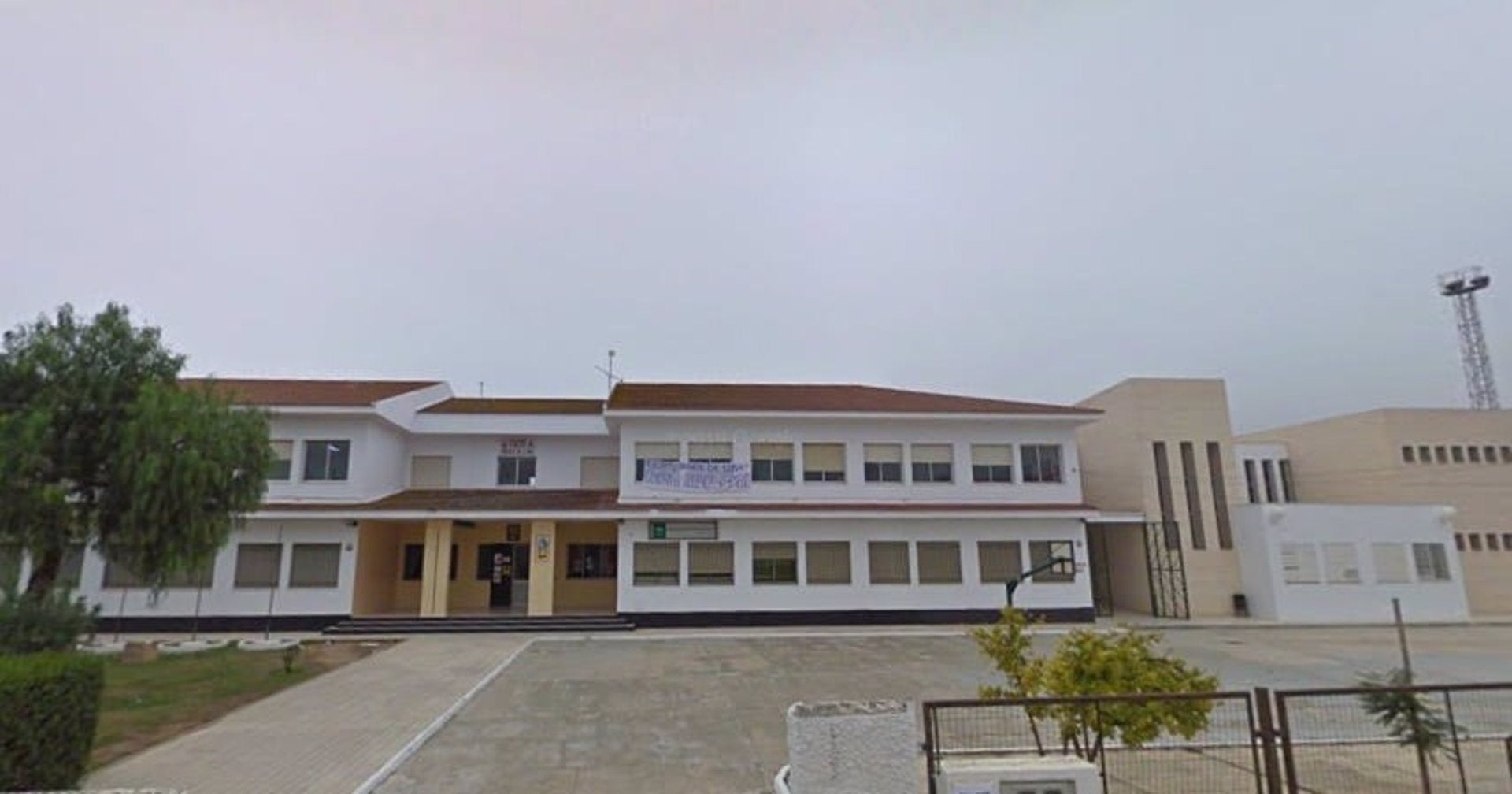 Cierran todas las aulas de Primaria y Secundaria de un colegio de Escacena del Campo Cierran todas las aulas de Primaria y Secundaria de un colegio de Escacena del Campo