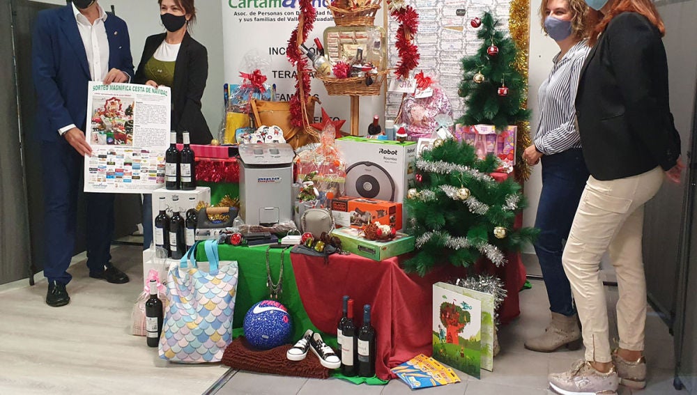 La cesta de Navidad de 'Cártame Incluye' está valorada en más de 3.000 euros