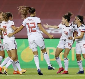 La Selección femenina celebra uno de sus goles. La Selección femenina celebra uno de sus goles.