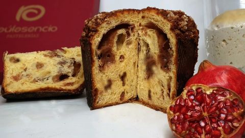 Panettone de granada y chocolate ruby