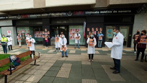 Los m&eacute;dicos comienzan una huelga indefinida durante la segunda ola del coronavirus 