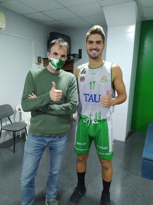 Óscar Alvarado: "Tau debe mirar a los ojos a los grandes" Óscar Alvarado: "Tau debe mirar a los ojos a los grandes"