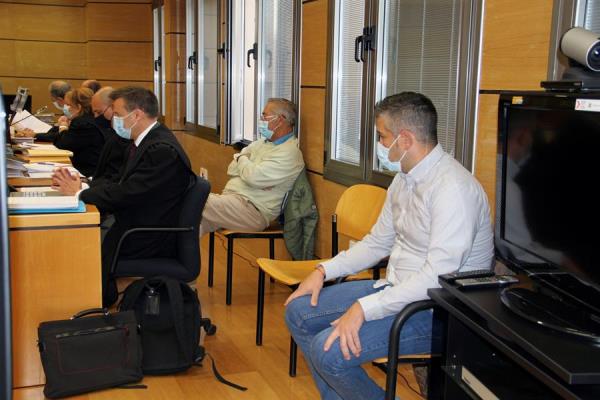 Peritos difieren sobre si la causa de la hemorragia que mató a Gonzalo Buján fue por un golpe o una aneurisma Peritos difieren sobre si la causa de la hemorragia que mató a Gonzalo Buján fue por un golpe o una aneurisma