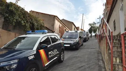 La operación antidroga se llevó a cabo en el barrio del Carmen de Puertollano La operación antidroga se llevó a cabo en el barrio del Carmen de Puertollano