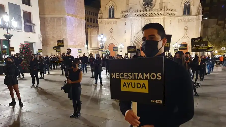 Concentración en Castellón por el ocio nocturno. OCIO NOCTURNO