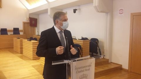 Francisco Ca&ntilde;izares durante la rueda de prensa