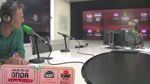 Mesa de redacci&oacute;n, en Julia en la onda