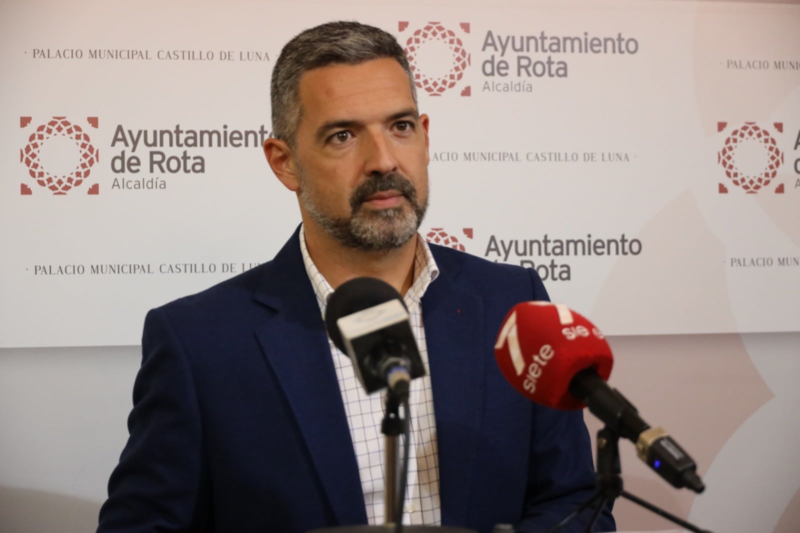 Ruiz Arana: "La ocupación hospitalaria del Hospital de Jerez comienza a ser preocupante" Ruiz Arana: "La ocupación hospitalaria del Hospital de Jerez comienza a ser preocupante"