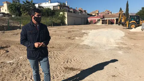 Antonio Meseguer, concejal de Urbanismo y Medio Ambiente de Bigastro Actuaciones medioambientales en el paraje de la Pedrera