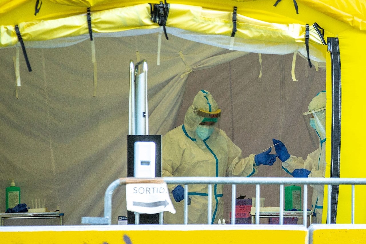 Coronavirus, cierre de Madrid y confinamiento en España: casos, estado de alarma y última hora de la Covid-19 Coronavirus, cierre de Madrid y confinamiento en España: casos, estado de alarma y última hora de la Covid-19