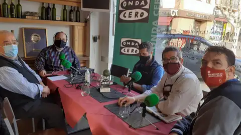 Tertulia con hosteleros en Bar La Viña E Tertulia con hosteleros en Bar La Viña E
