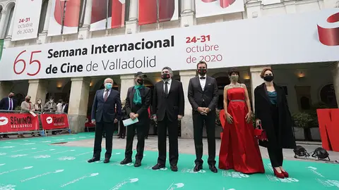 El director de la SEMINCI, el ministro de Cultura y el alcalde de Valladolid, en la inauguración del festival de cine CINE