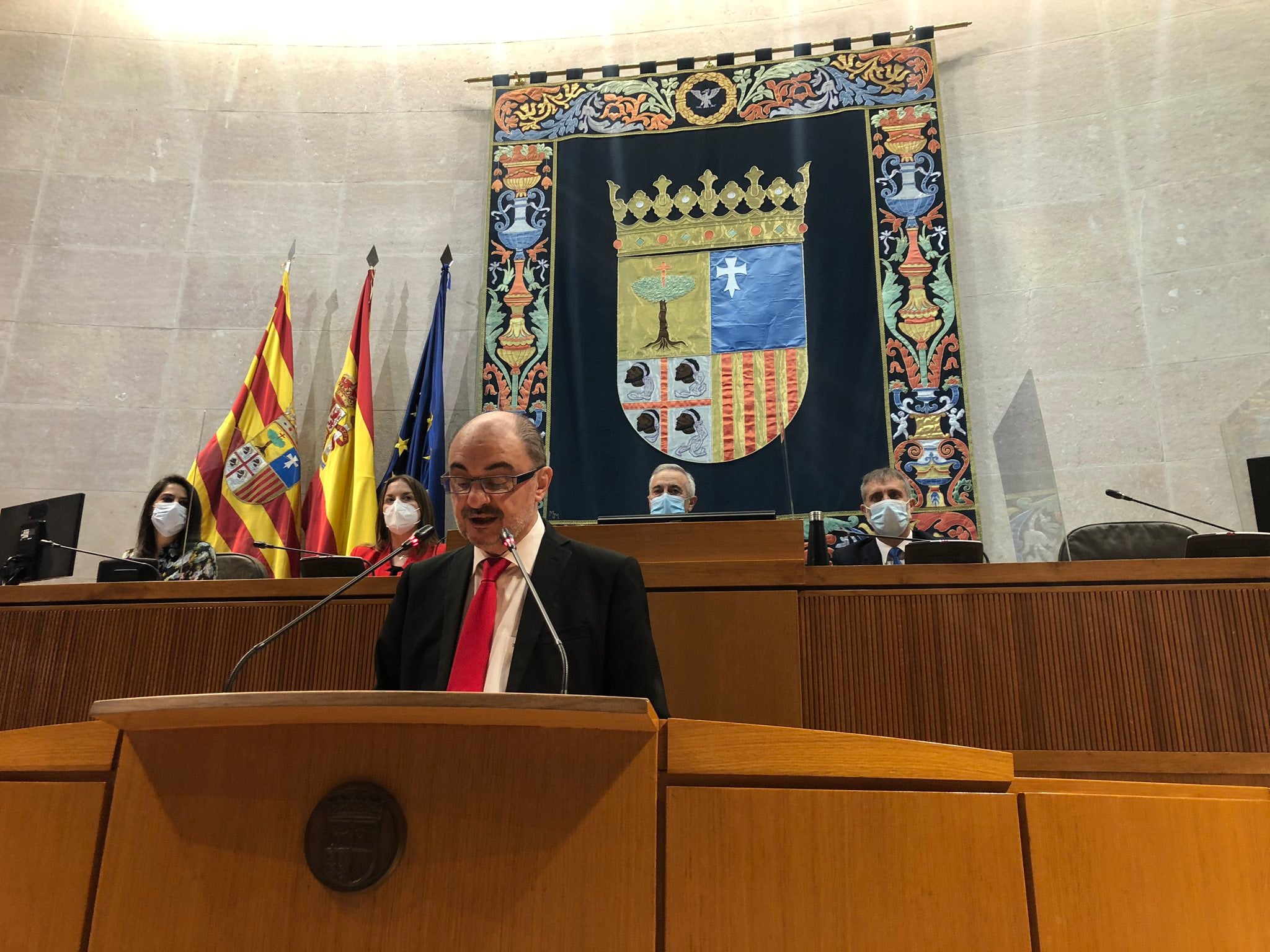 Lambán apela a la unidad de las formaciones para aprobar el presupuesto autonómico Lambán apela a la unidad de las formaciones para aprobar el presupuesto autonómico