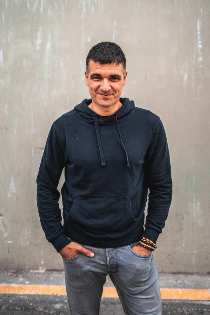 Eloy Moreno, tras la adaptación de Invisible para Disney: "Quería que fueran fieles al libro y lo son, he sido partícipe en todo momento" Eloy Moreno, tras la adaptación de Invisible para Disney: "Quería que fueran fieles al libro y lo son, he sido partícipe en todo momento"