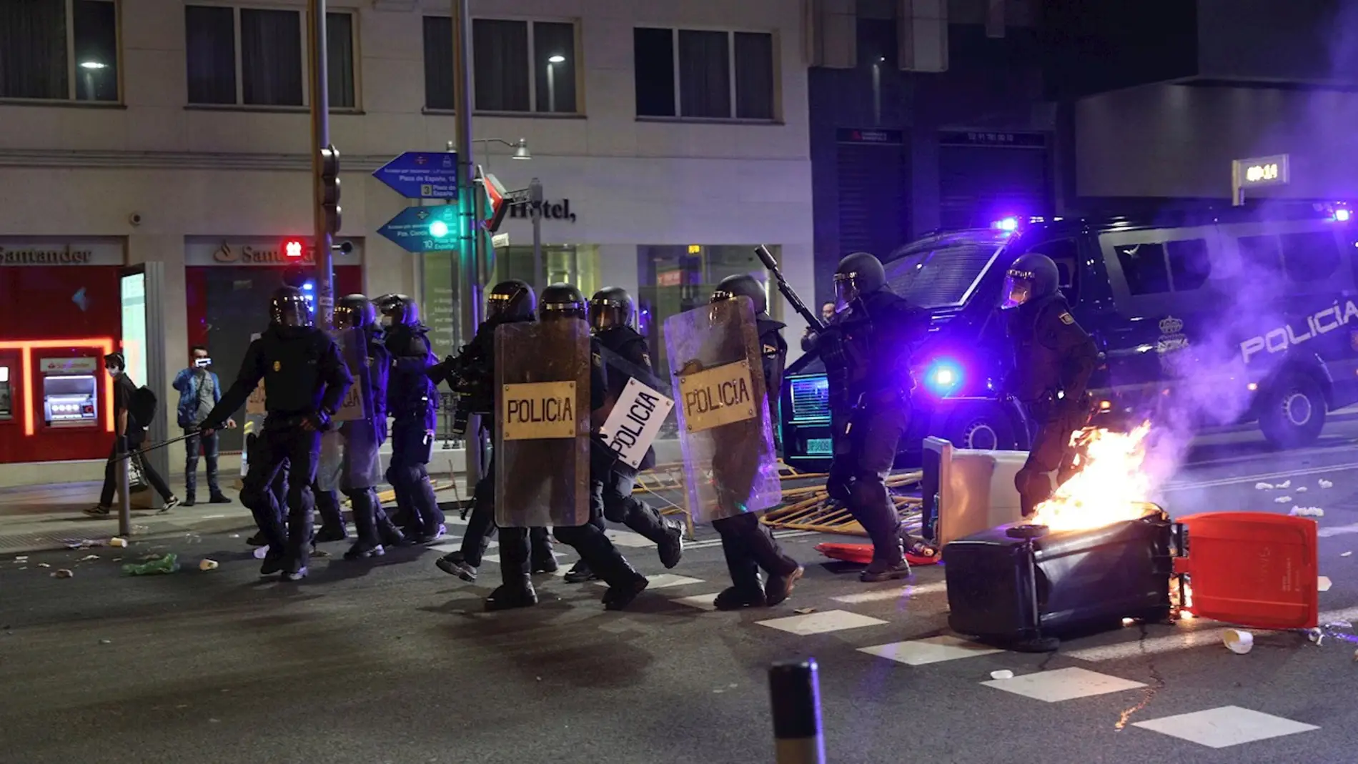 La Policía disuelve a los manifestantes en Gran Vía (Madrid)